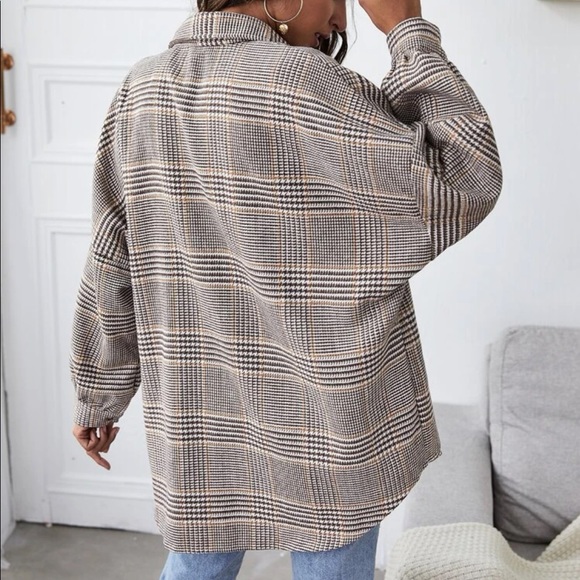 Plaid pocket drop shoulder coat!! Worn once! - Picture 3 of 5